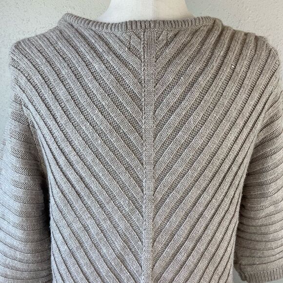 A.N.A. Sweater Top Size M - Picture 5 of 7